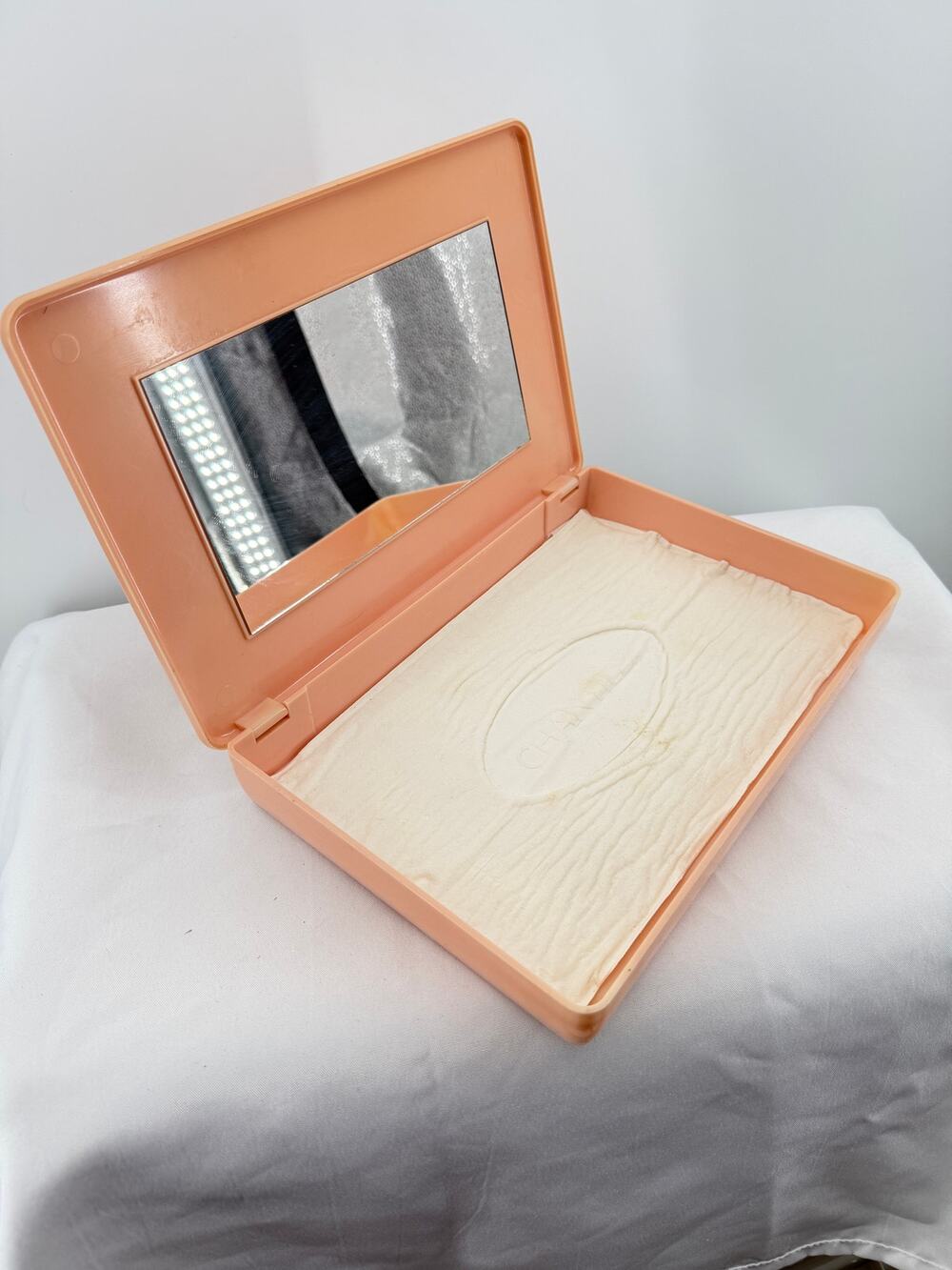 Vintage Chantilly Vanity Makeup Case Mirror Cosmetic Storage Box Peach